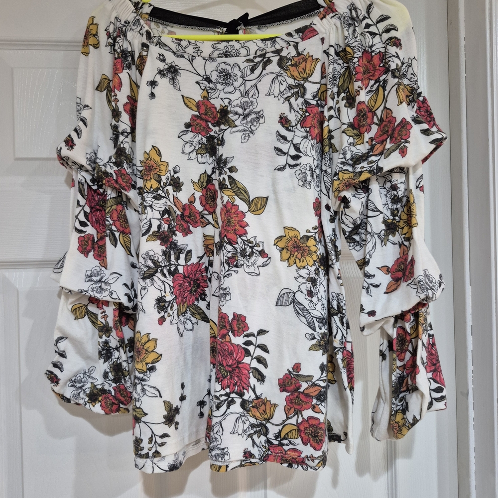 Maurices Multicolor Floral Blouse with Ruffle Sleeves